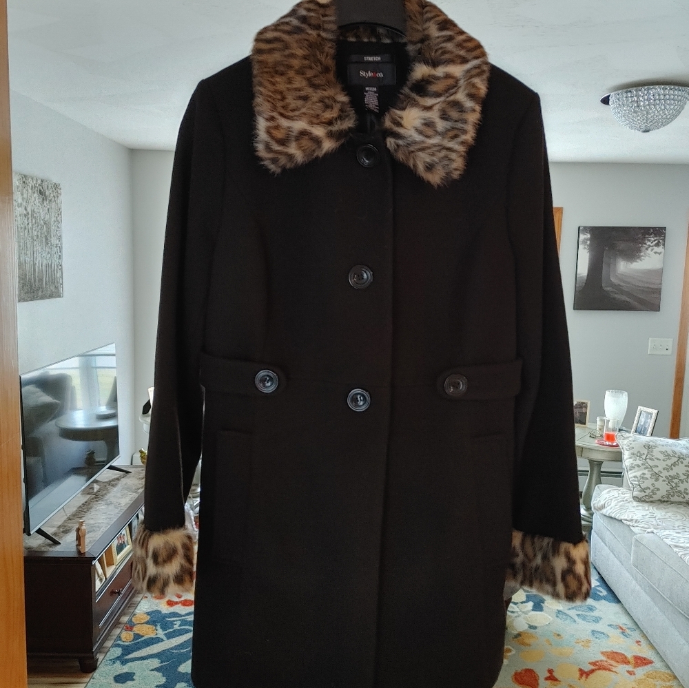 Style & Co size Medium Black coat with faux fur trim